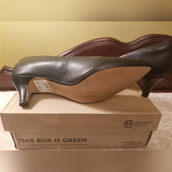 NEW Women's Clarks Linvale Jerica Black Pointed Toe Pumps Size 8 Wide - Picture 8 of 9